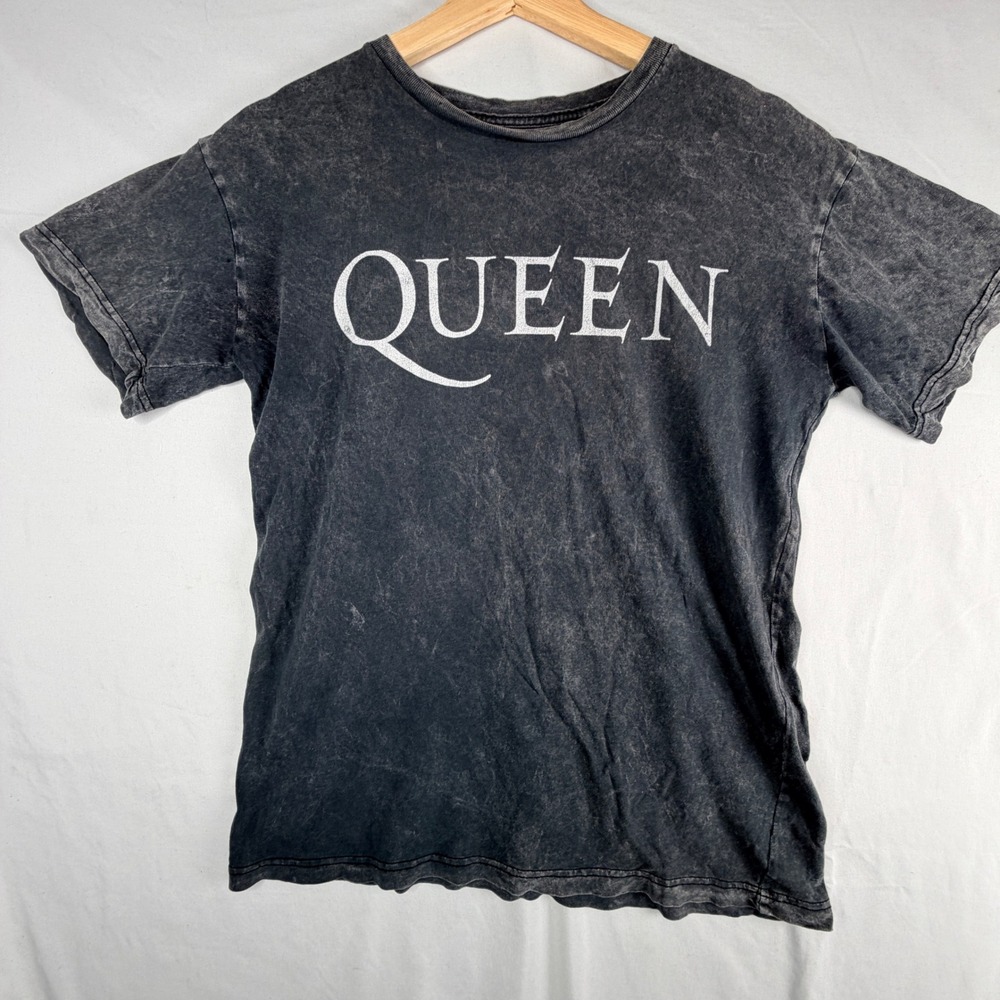 Queen Band Graphic T-Shirt Large Charcoal Grey Acid Wash Distressed Rock Tee